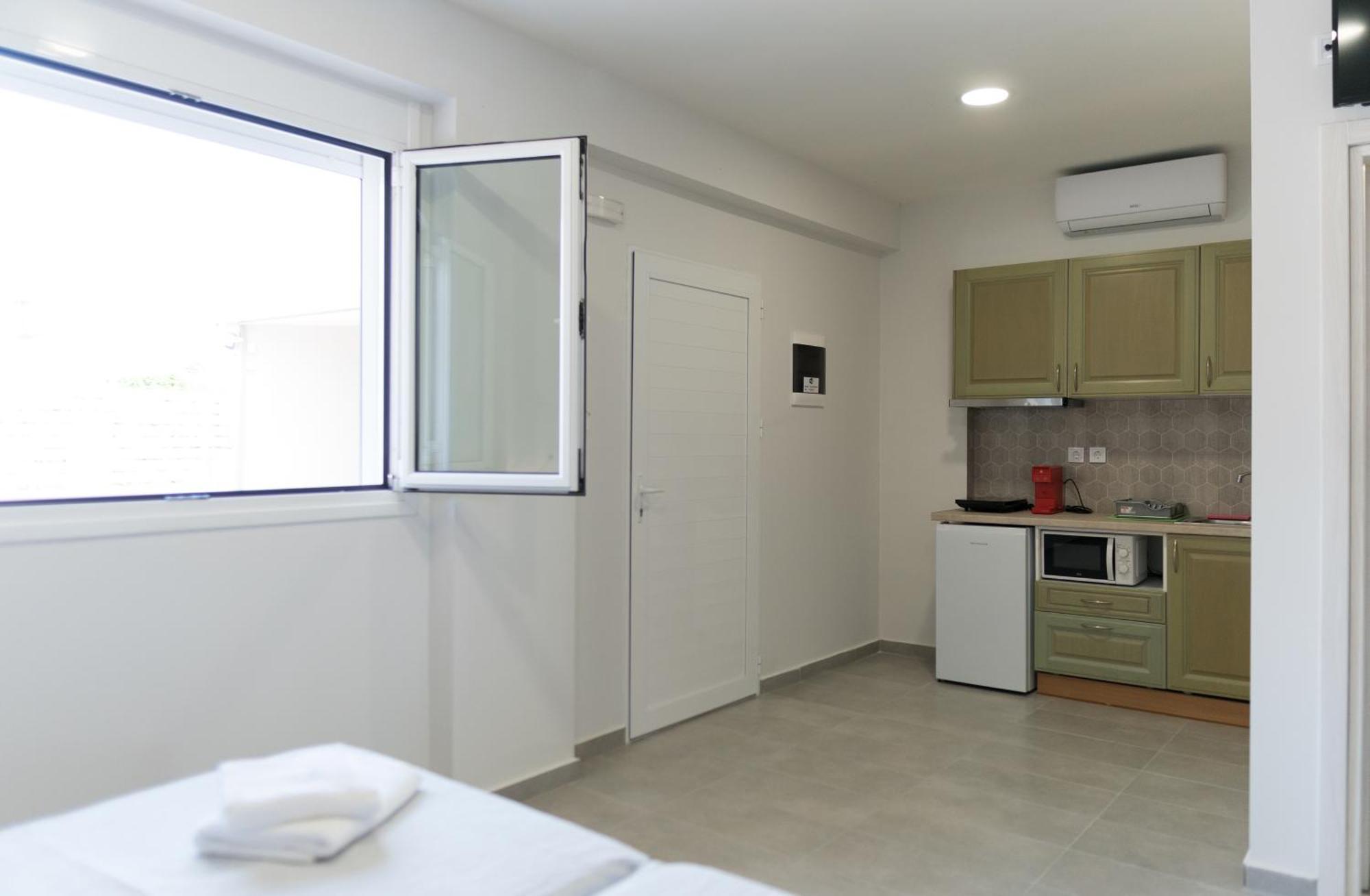 Dion Apartments Laganas Bagian luar foto